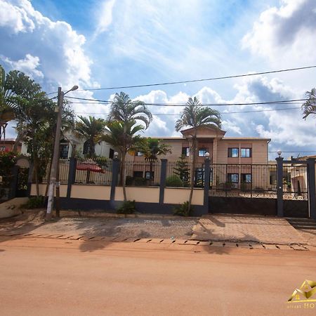Appart Hotel Mireille Yaoundé Dış mekan fotoğraf