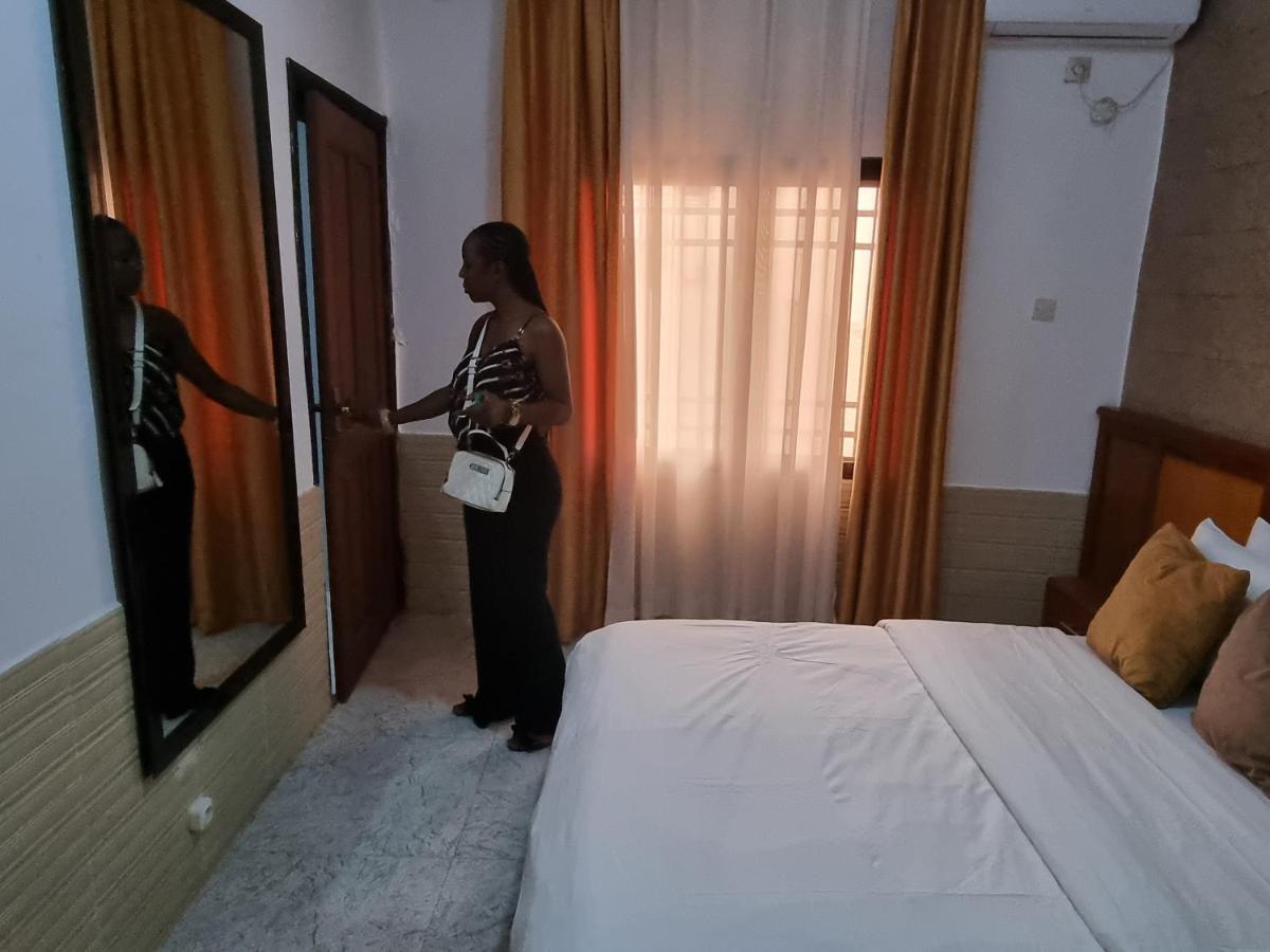 Appart Hotel Mireille Yaoundé Dış mekan fotoğraf