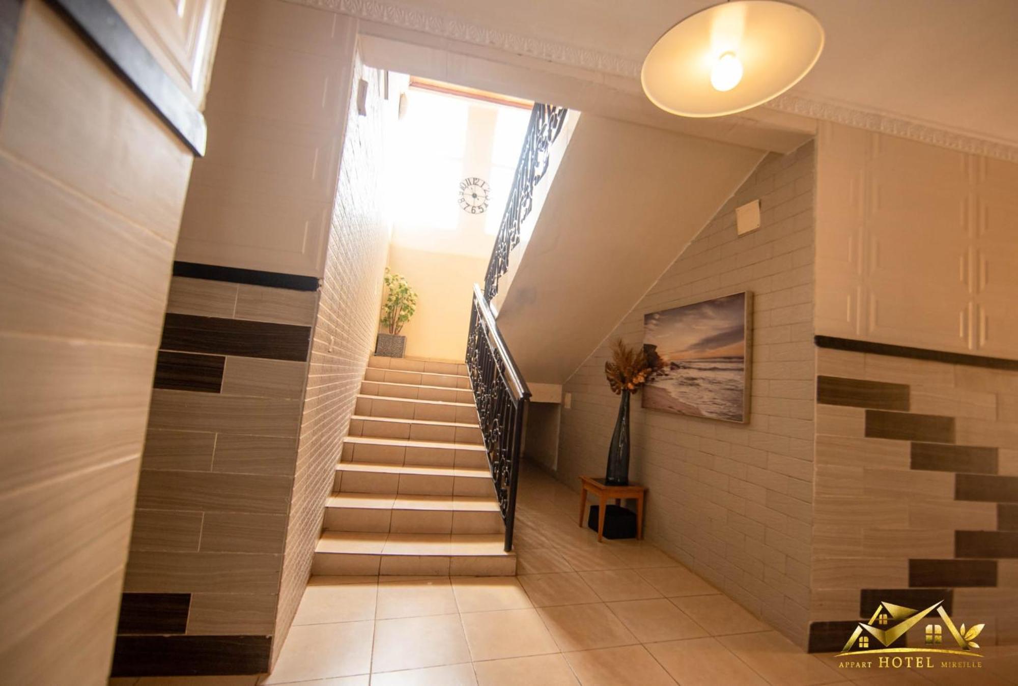Appart Hotel Mireille Yaoundé Dış mekan fotoğraf