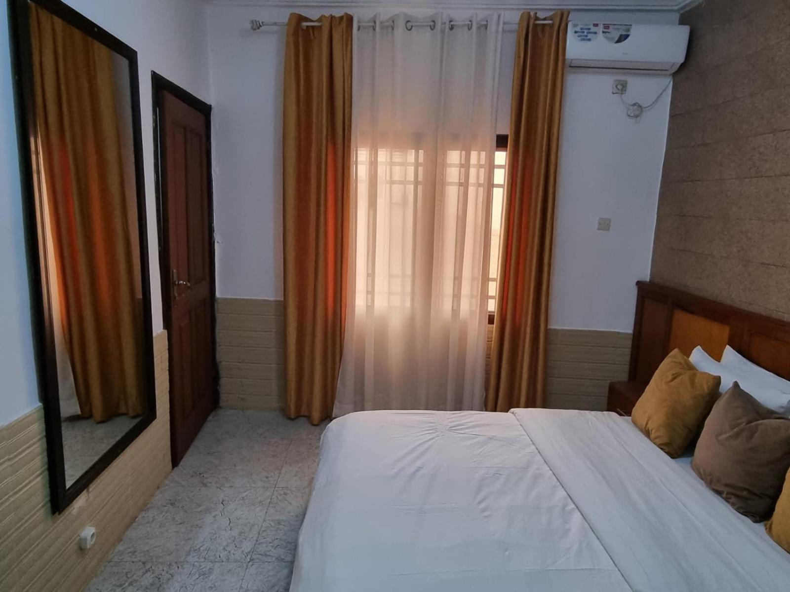 Appart Hotel Mireille Yaoundé Dış mekan fotoğraf